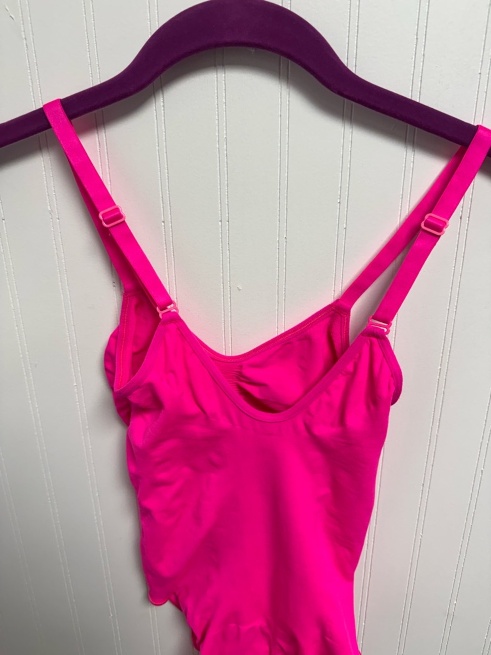 SKIMS Seamless Sculpt Brief Bodysuit - Picture 6 of 7